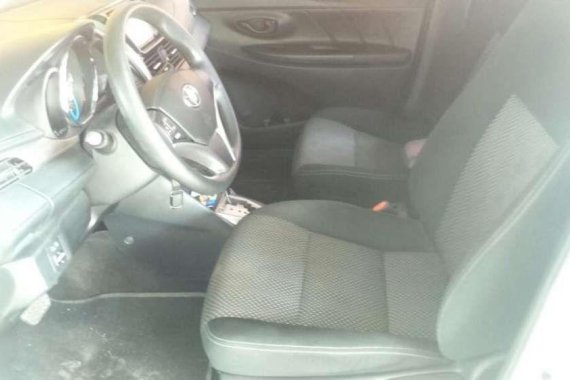 SELLING TOYOTA Vios E 2015