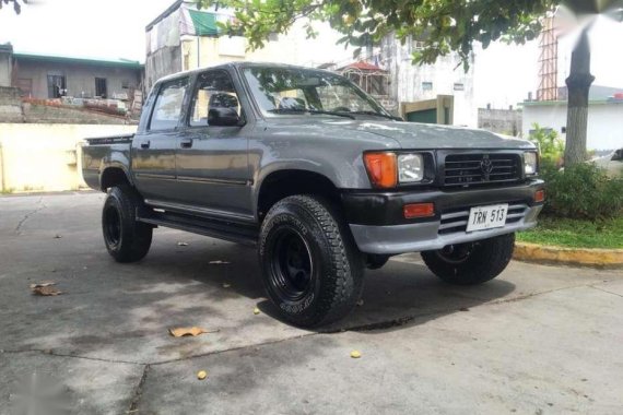 95 Toyota Hilux LN106 4x4 FOR SALE