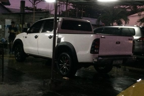 Toyota Hilux 2005 Diesel Manual White