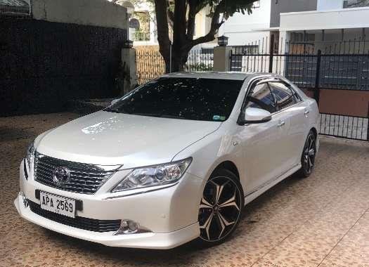 Toyota Camry 2.5V 2014 FOR SALE