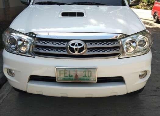 Toyota Fortuner V 2010mdl 4x4 automatic trans.