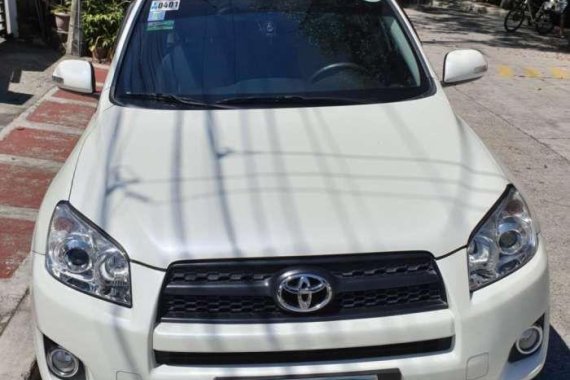 SELLING TOYOTA Rav4 2012 AT