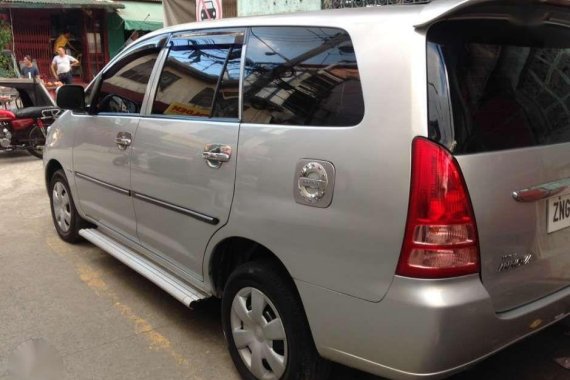 TOYOTA Innova J 2008 model