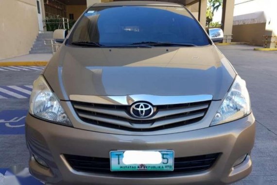 2011 Toyota Innova G Gas AT FOR SALE