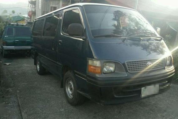 2004 Toyota Hiace Commuter Diesel 18 Seaters