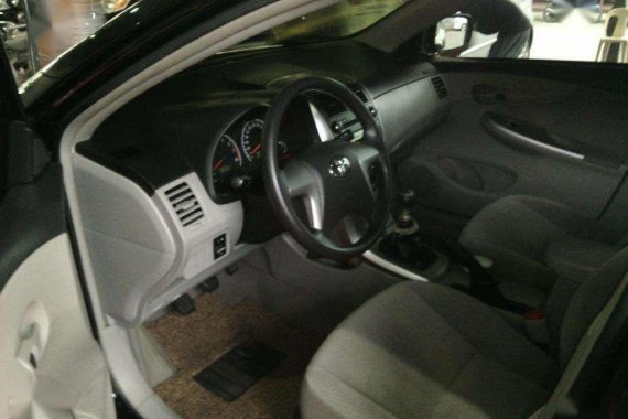 SELLING Toyota Altis 1.6 E 2013