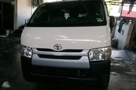 2017 TOYOTA HI ACE COMMUTER 3.0 Manual Transmission