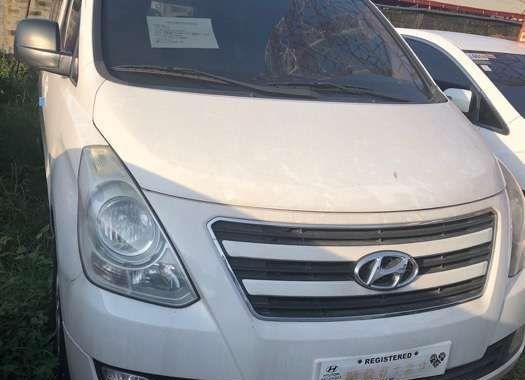 SELLING HYUNDAI Starex 2016 d automatic