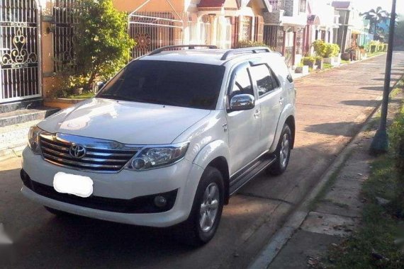 RUSH SALE Toyota Fortuner Diesel AT Family use 2011