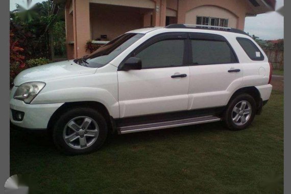 Kia Sportage 2009 White Diesel 2.0 CRDi FOR SALE