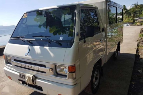 Mitsubishi L300 FB Deluxe 2014 Dual AC 36000Km