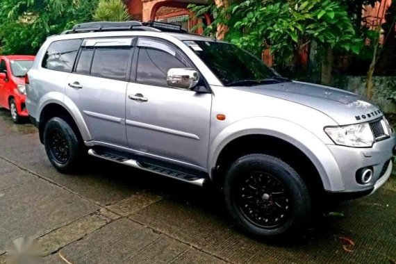 Mitsubishi Montero sports GTV 4x4 top of the line 2013