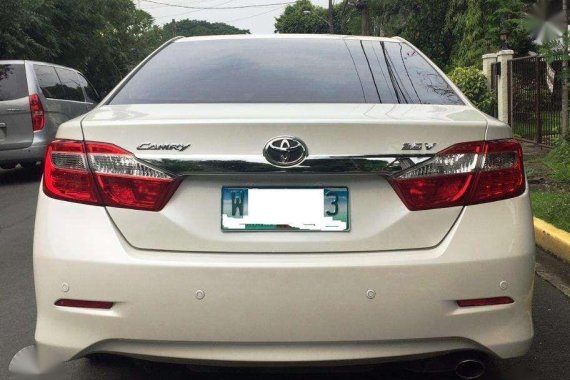 2013 TOYOTA Camry 2.5V Pearl White