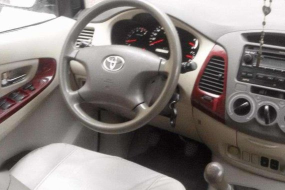 2005 TOYOTA Innova g FOR SALE