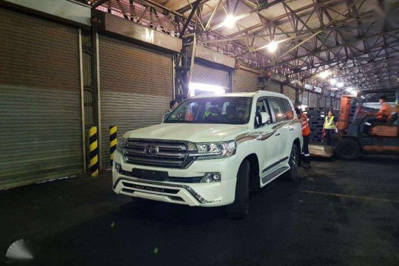 2018 Toyota Land Cruiser LC200 DUBAI Platinum