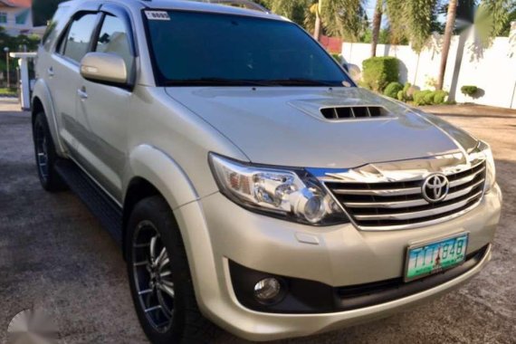 Toyota Fortuner V 2012 for sale 