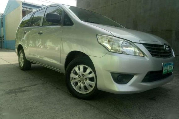 TOYOTA Innova E. 2012 model.3rdgen.