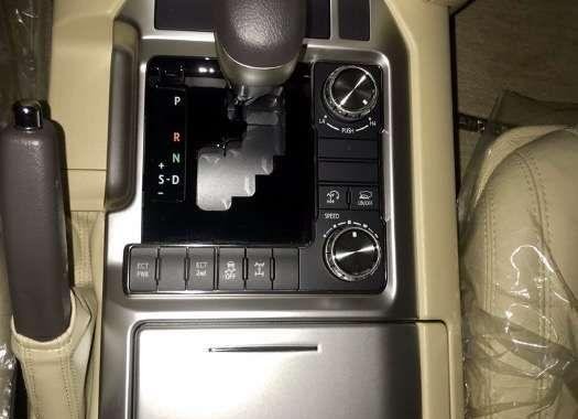 2017 Toyota Land Cruiser LC200 for sale