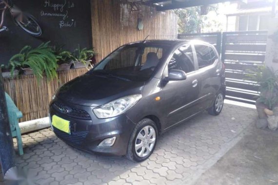 Hyundai i10 AT 2012 model. Rush Sale 239k.