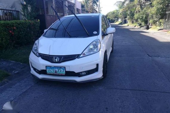 Honda Jazz 2013 V 1.5 iVTEC CVT (Automatic)