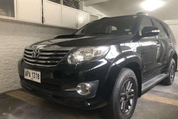 2015 Toyota Fortuner V diesel 4x2 black edition