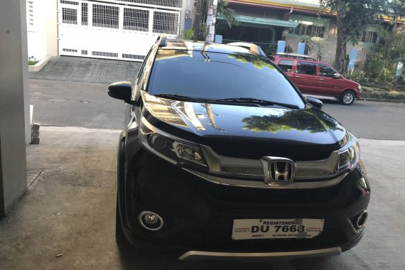 2017 HONDA BR V automatic top of  the line model 