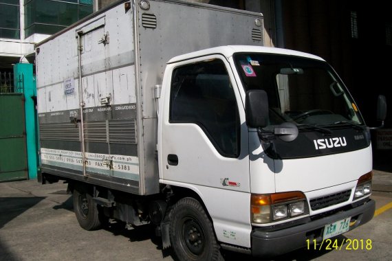 NHR Isuzu Delivery Truck 2002 for sale