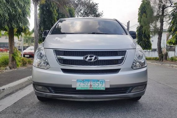 Hyundai Grand Starex 2009 VGT Gold FOR SALE