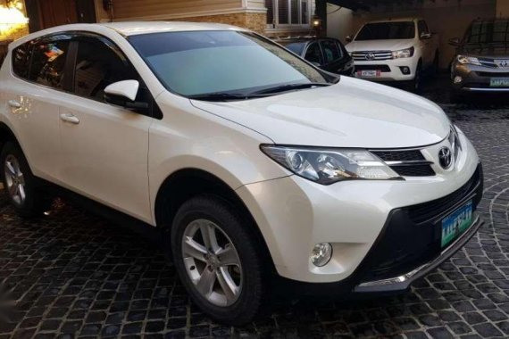 2014 Toyota Rav4 4x2 top of the line 