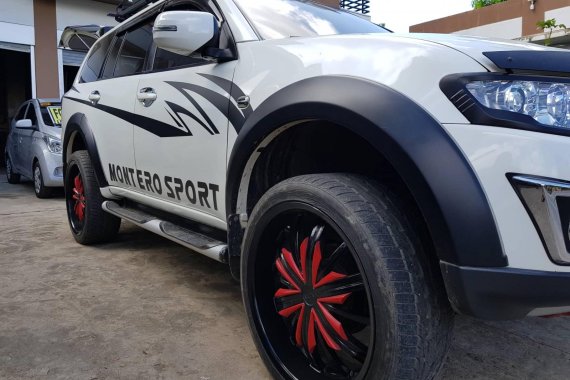 Mitsubishi Montero sport Fully Loaded Manual Diesel 2013