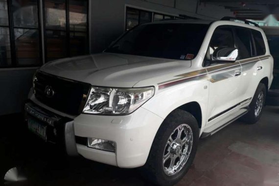 SELLING Toyota Land Cruiser gxr 2010