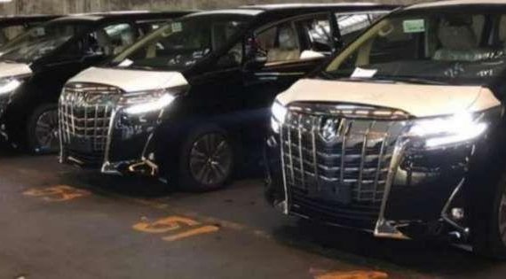 Black and White TOYOTA Alphard 2019