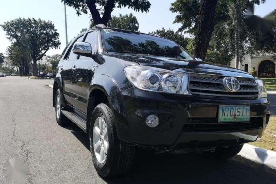 Toyota Fortuner 2009 G Gasoline 4x2 FOR SALE