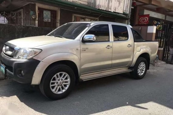 For sale! Toyota Hilux G 2010 model Manual 4x2 transmission