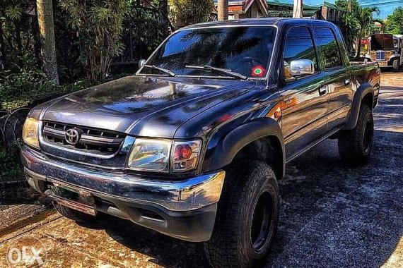 Toyota Hilux 4x4 Pick-up 2003 Model