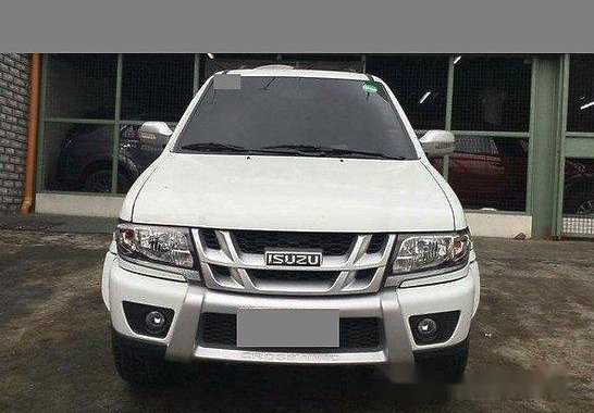 Well-maintained Isuzu Crosswind 2016 for sale