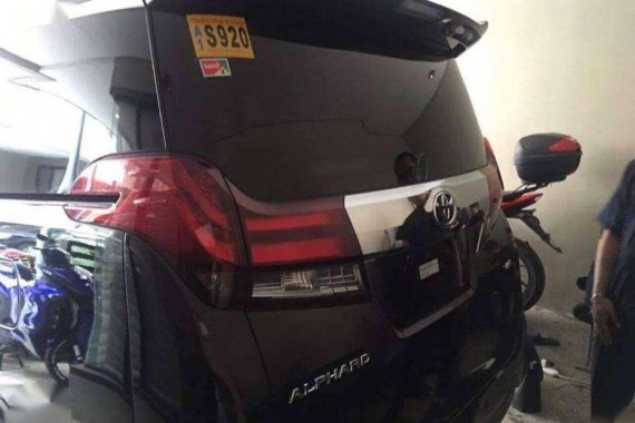 Pre-owned 2017 Toyota Alphard (Automatic / Diesel)