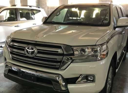 TOYOTA Land Cruiser White Pearl. All power