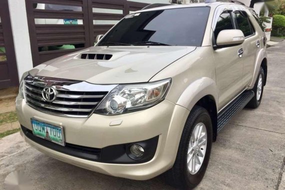 2013 Toyota Fortuner G Matic All power Super Fresh Interior