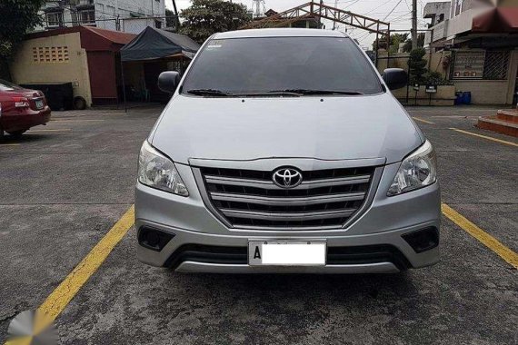 2014 TOYOTA Innova E Automatic 2.0 Gasoline