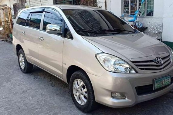Toyota innova 2010 E for sale
