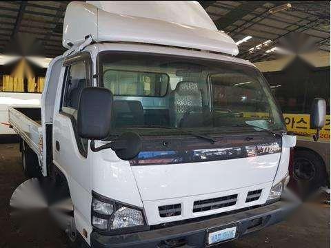 Like new Isuzu Elf for sale