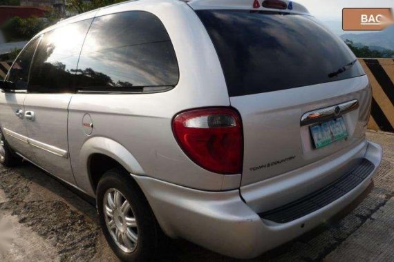 Chrysler Town And Country 2005 for sale