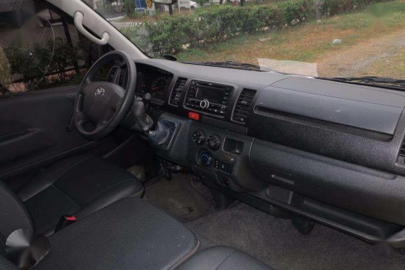 2015 Toyota Hiace Commuter 25L MT