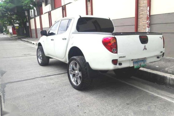 2012 Mitsubishi Strada GLX V for sale