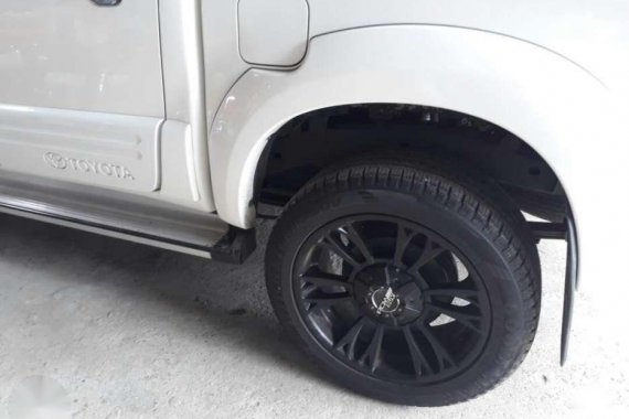 Toyota Hilux 4x2 2015 model for sale