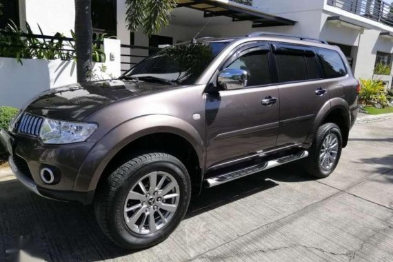 2012 Mitsubishi Montero glsv automatic top of the line.