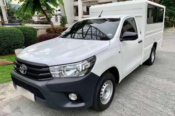 TOYOTA HILUX FX 4X2 DUAL Aircon MT 2017