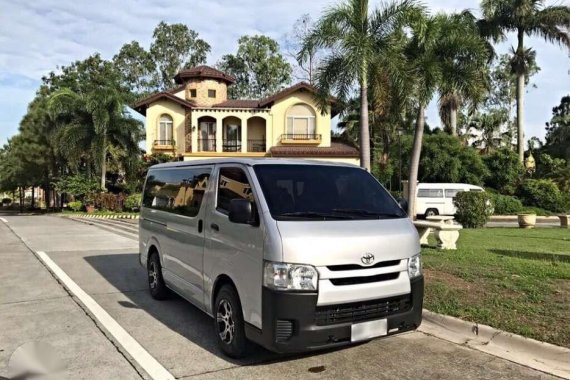 2015 model Toyota Hiace Commuter 15 Seater Manual Diesel