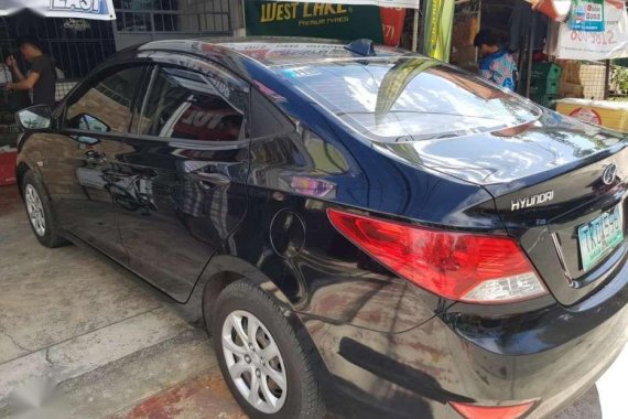 SELLING HYUNDAI Accent 2011 manual